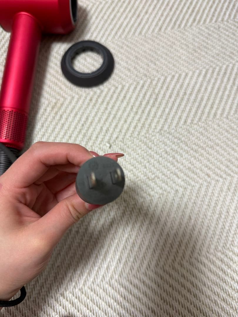 【箱つき】Dyson Supersonic Ionicヘアドライヤー レッド