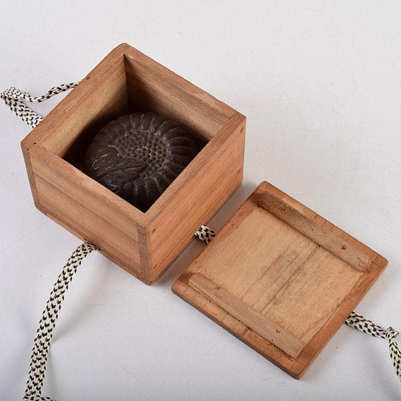 茶道具　金屋五郎三郎作　鉄製　香合　共箱　C　9266