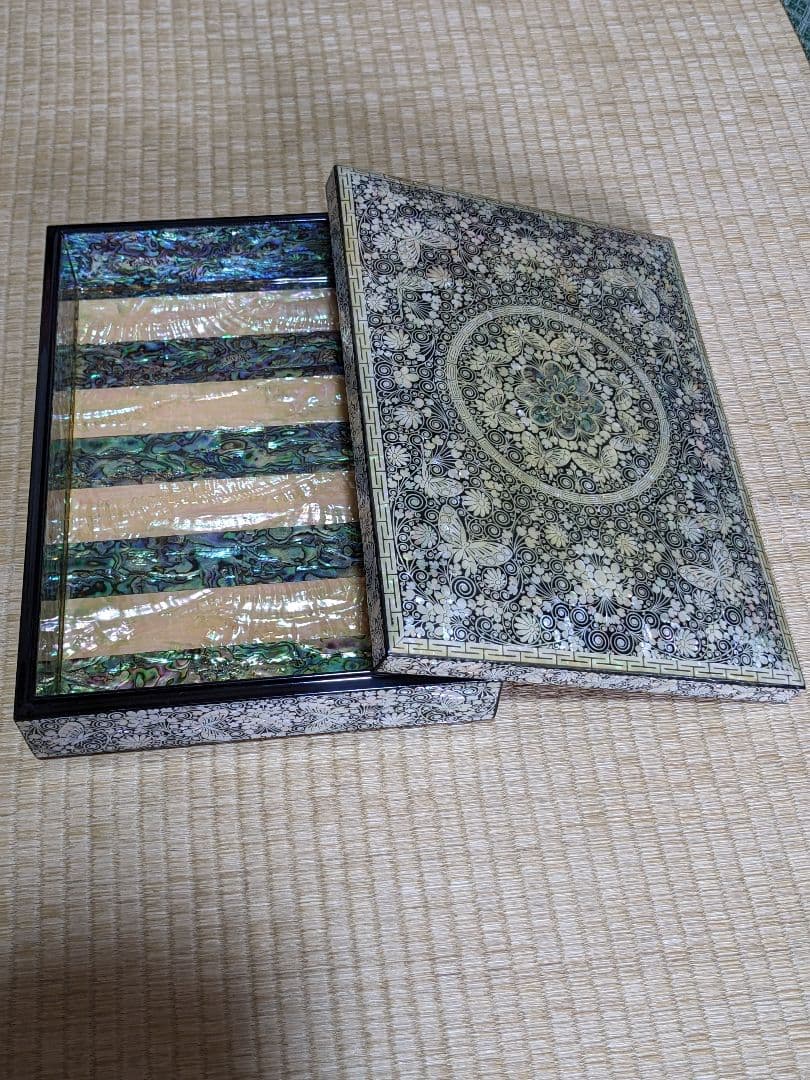 ♦木製 花唐草 蝶文様 極細密 螺鈿装飾細工 飾り箱 文箱 類品なし 一点物