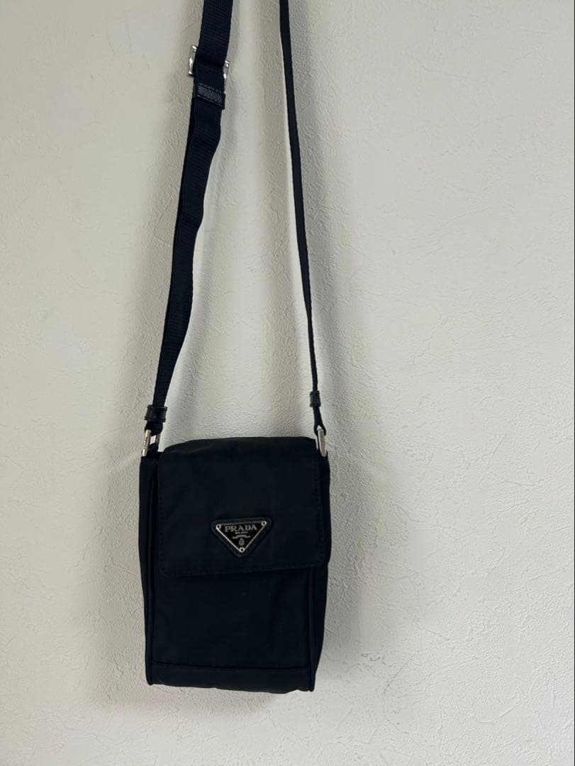 PRADA プラダ　ブラック ショルダーバッグ　未使用　本日限定値下げ