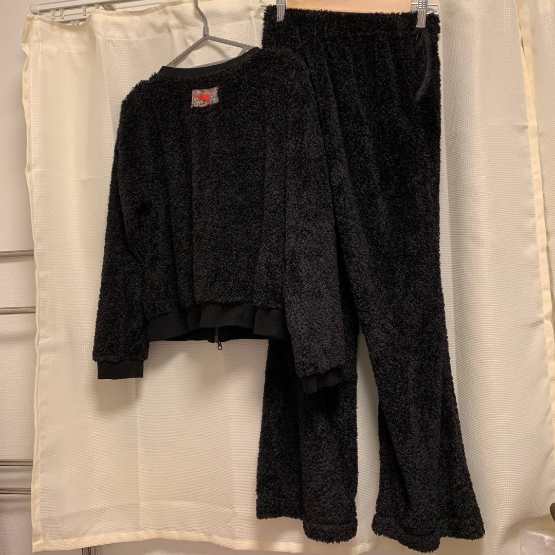 アルベロベロ刺繍付きフリースルームウェアセット