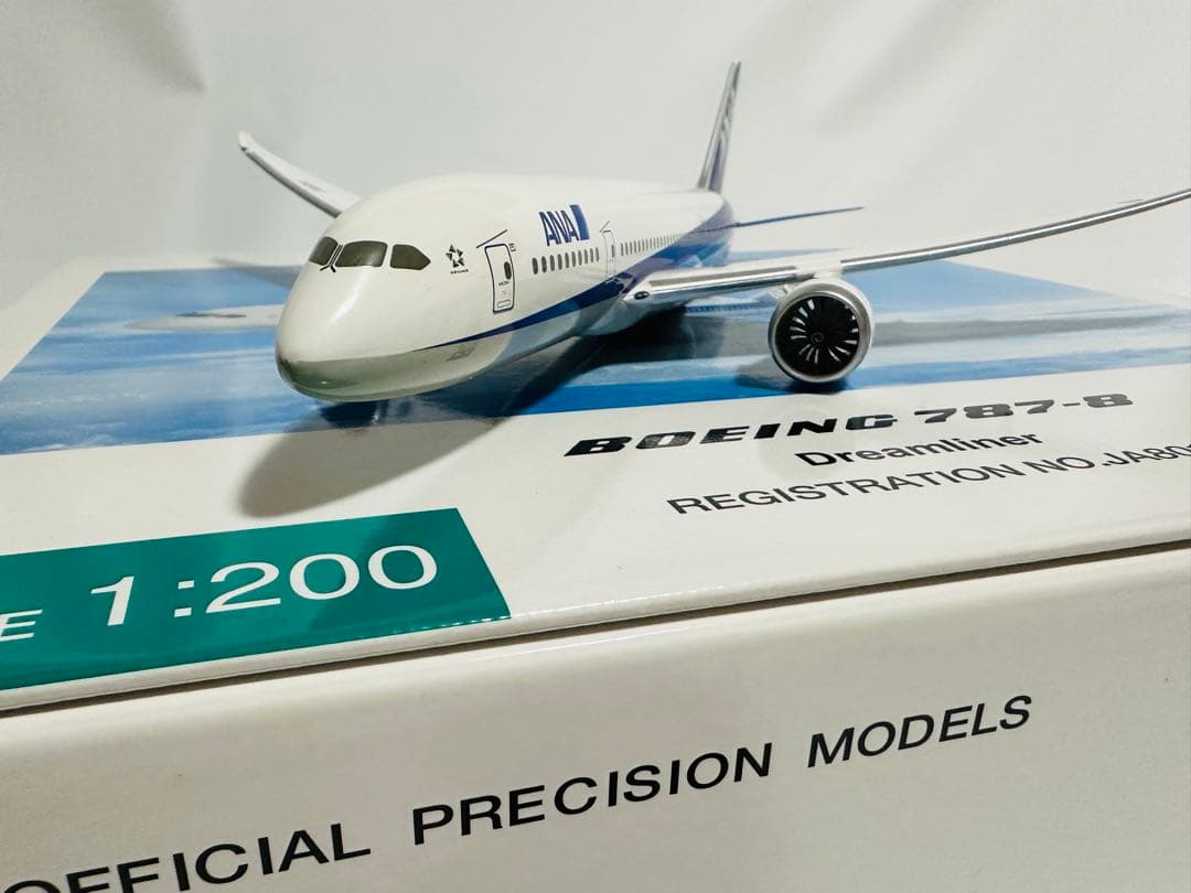 全日空商事 1/200 ANA 787-8 Dreamliner NH20038