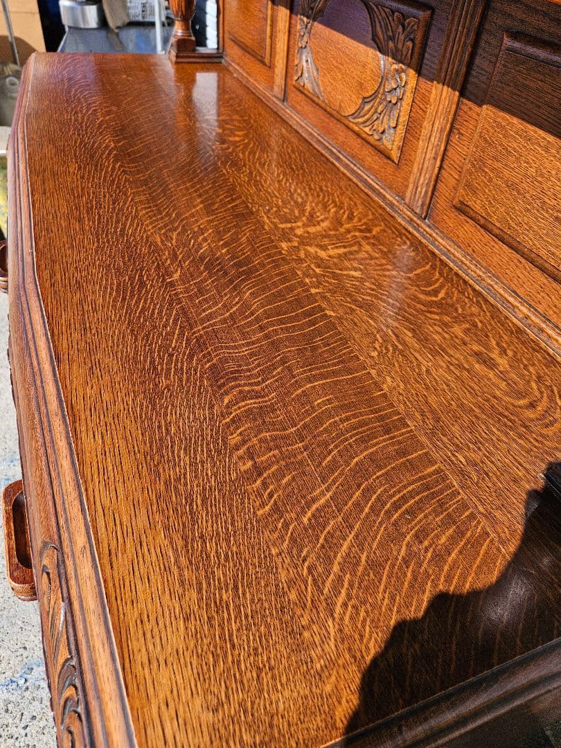 英国アンティーク オーク材のサイドボード バルボス装飾 バフェ 飾り棚 食器棚