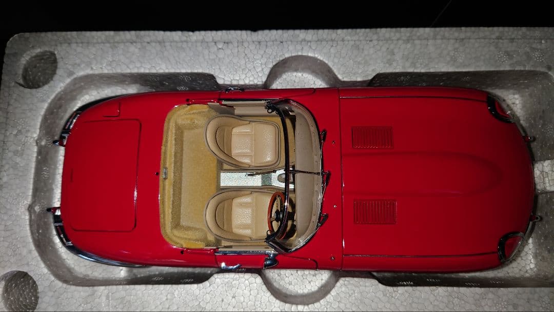 autoart 1/18 ジャガー e-type シリーズ1 クーペ