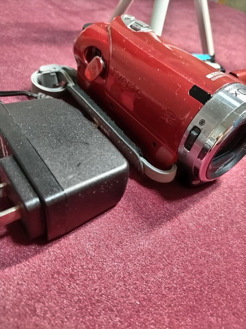 【使用回数 3回】JVC フルHD ビデオカメラ 充電のコード以外ありません