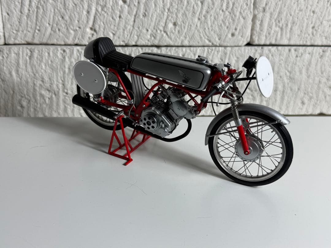 エブロ　1/10スケール　ホンダ CR110 カブ レーシング 1962