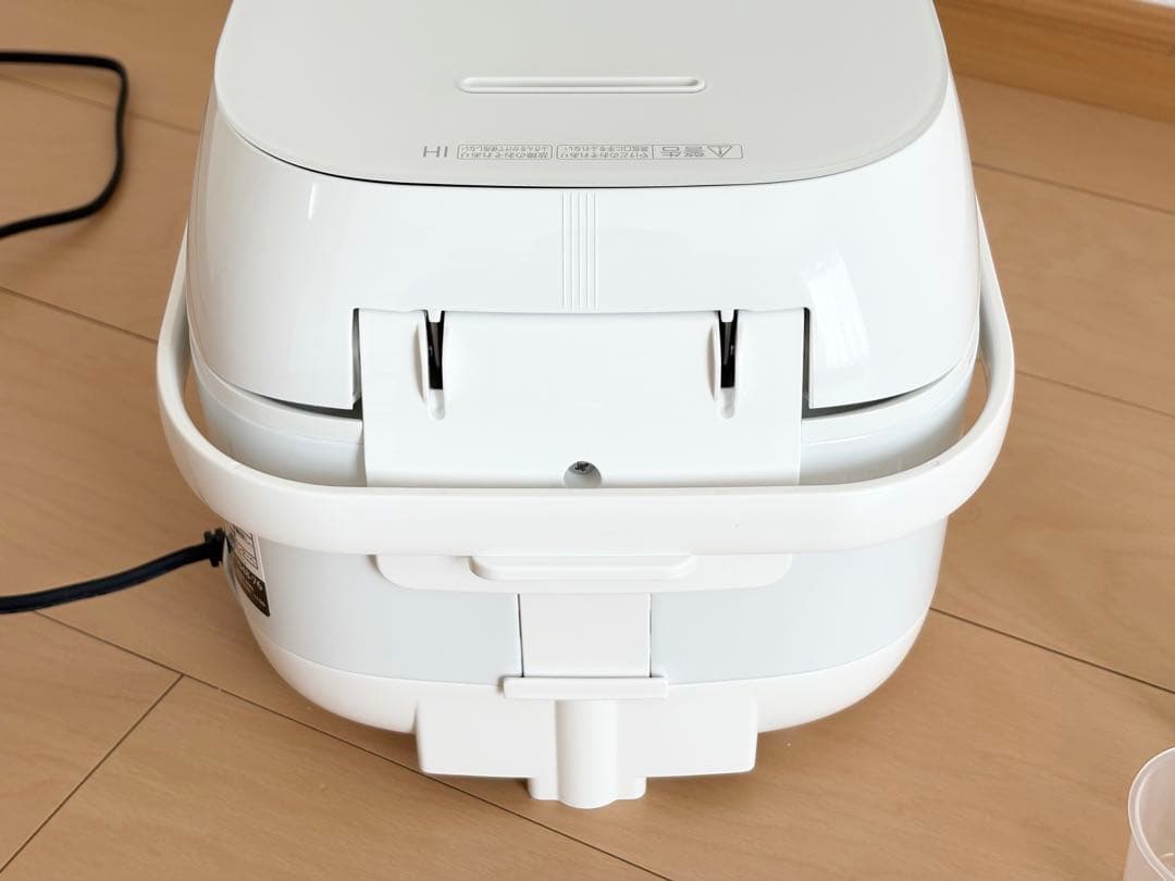 【東芝】RC-10BHW 5.5合 炊飯ジャー （25年製）