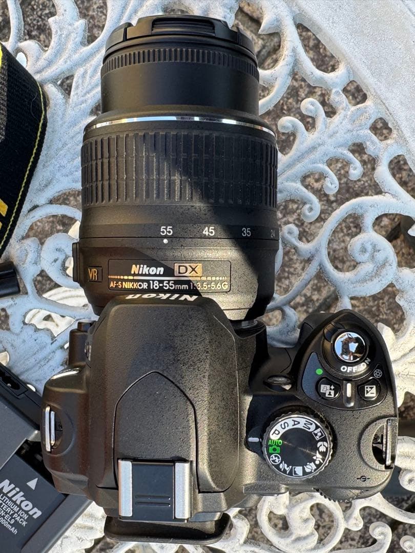 ●Nikon D60+レンズ+バッテリー+ショルダー