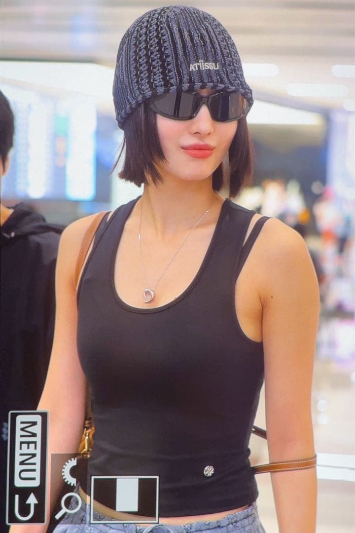 atiissu ビーニー　twiceモモ私物着用　ショッパー付き