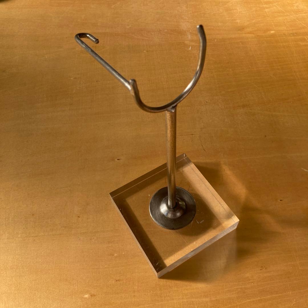 ビンテージポストモダンアクリルスチールスタンド飾り台　レトロインダストリアル