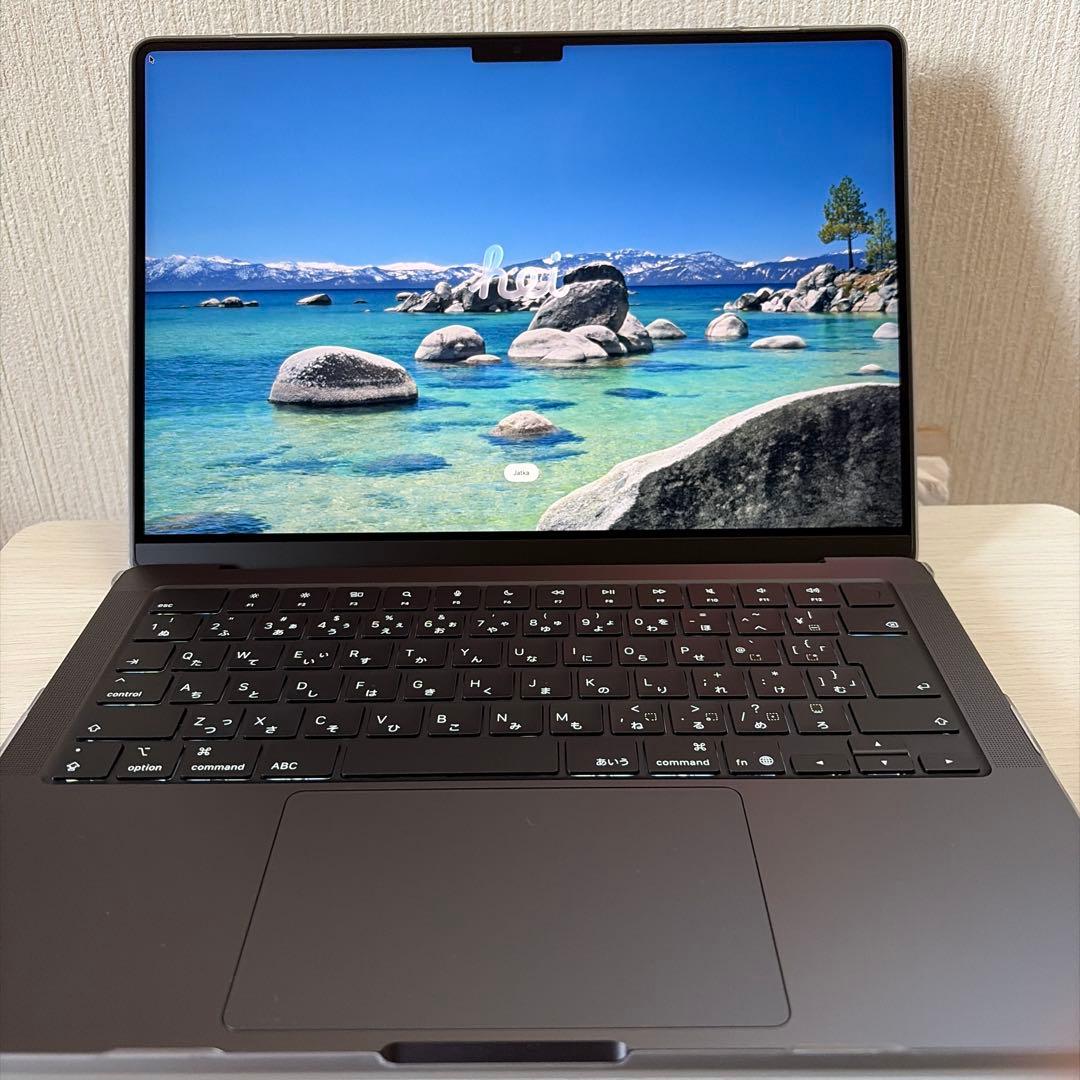 MacBook Pro M5 1TSSD , 24GB メモリ ,