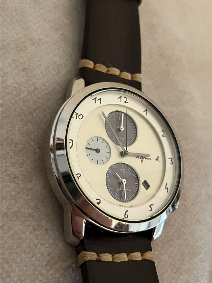 値下げ 稼働★アニエス・ベー クロノグラフ アイボリーメンズ ソーラー腕時計