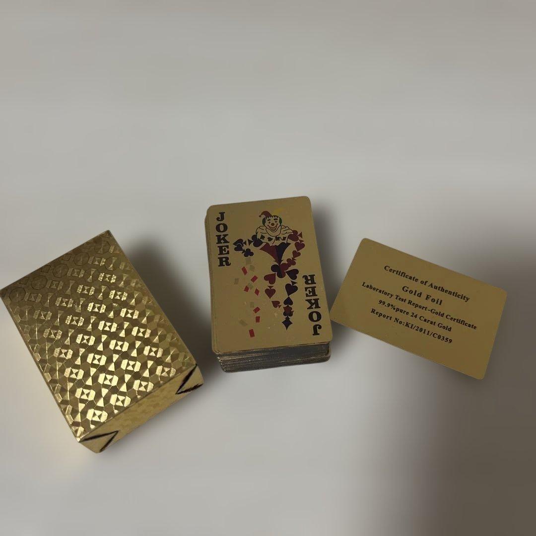 金色　トランプ