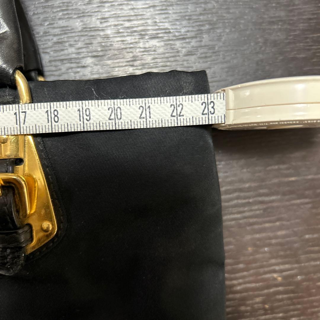 PRADA ブラック ミニハンドバッグ