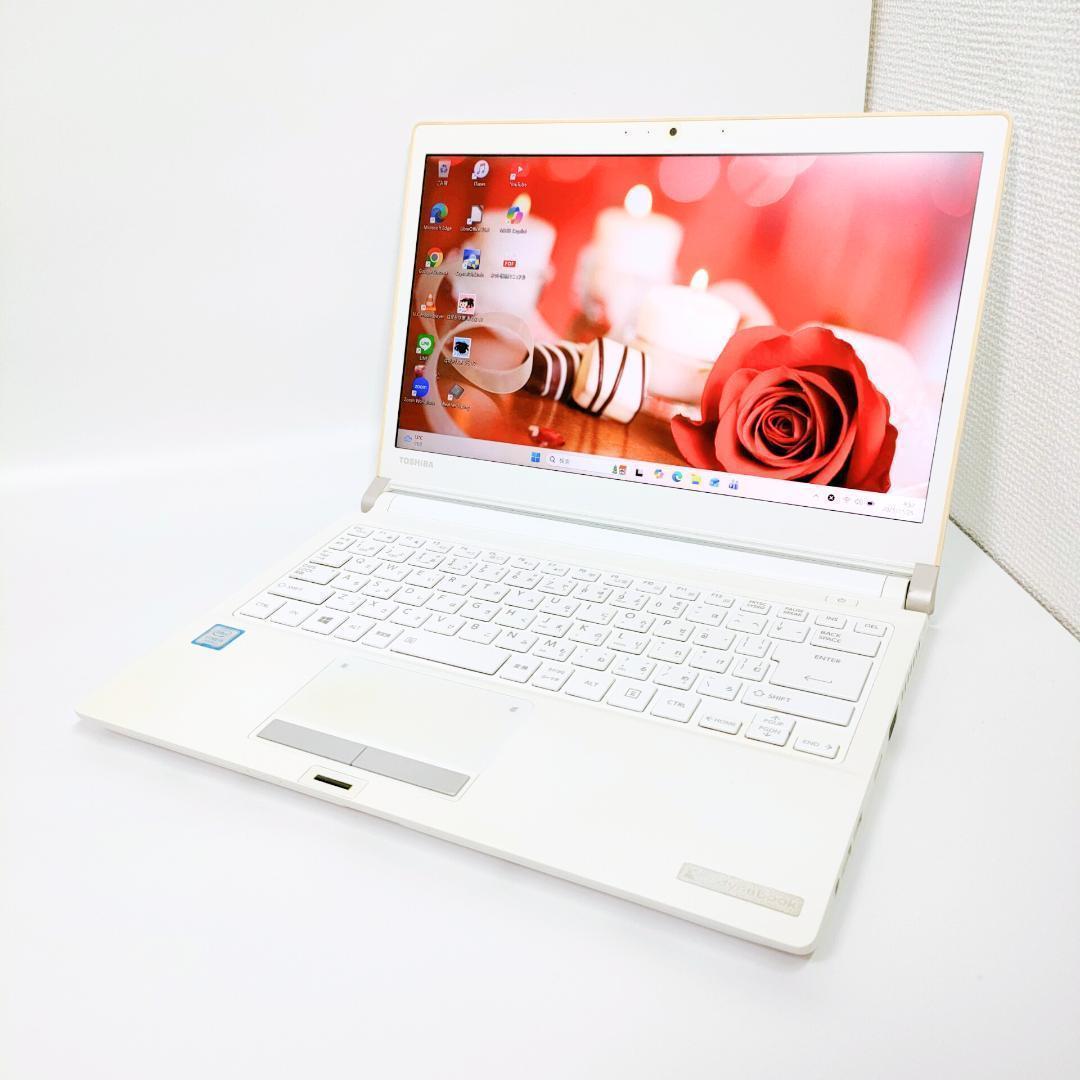 Windows11✨️Corei5/SSD/カメラ付き白ノートパソコン/小型軽量