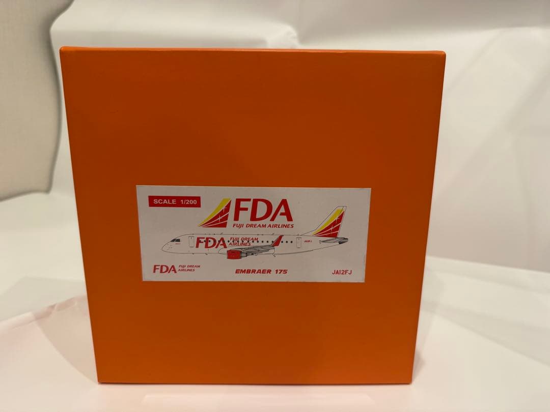 FDA Embraer 175 スケール1/200 完成品　Jc wings