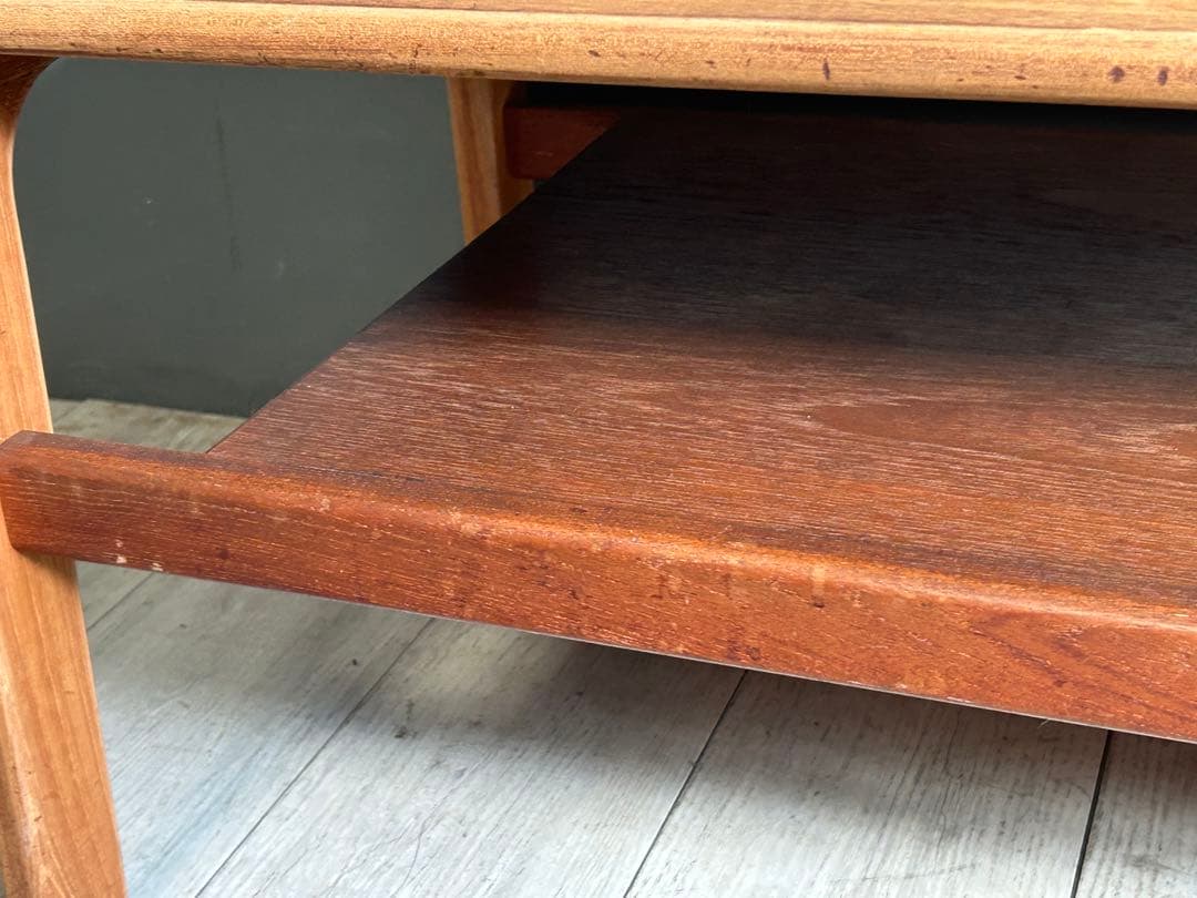 チーク素材　ローテーブル　ワイドテーブル　センターテーブル　北欧　IZZ