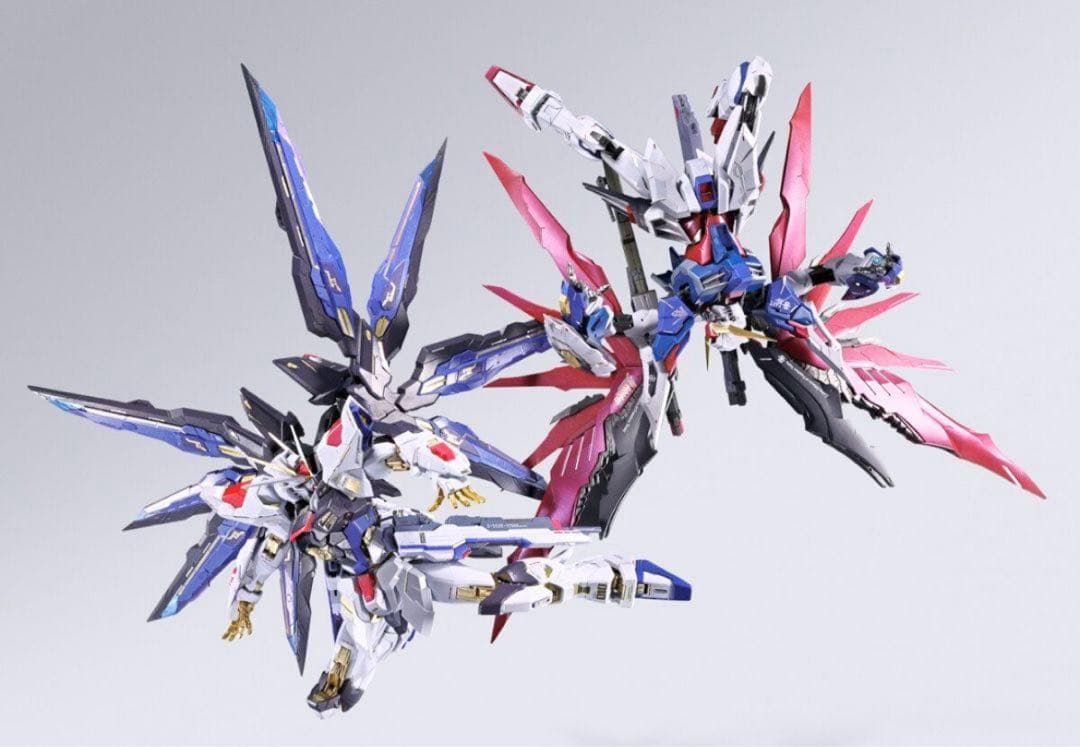 新品未開封　メタルビルド　ストライクフリーダムガンダム　デスティニーガンダム