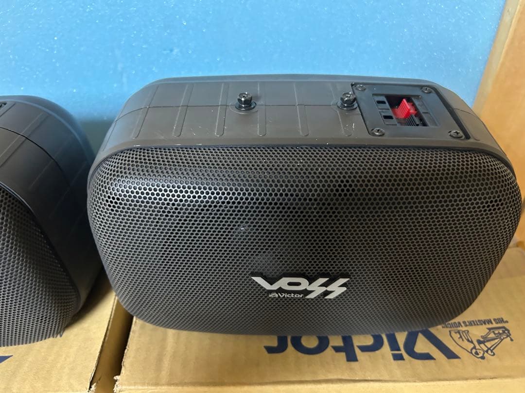 スピーカーと取付金具