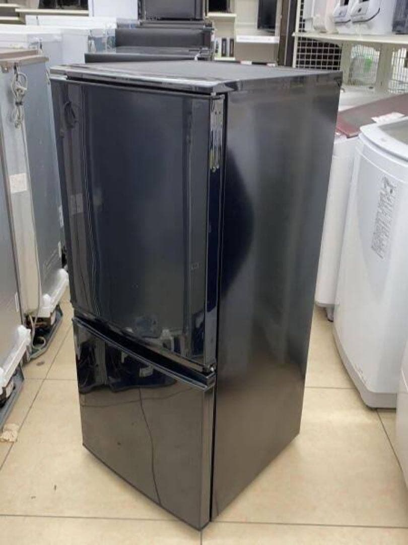 両開き可 SHARP 単身用冷蔵庫 ブラック 137L SJ-D14B-B