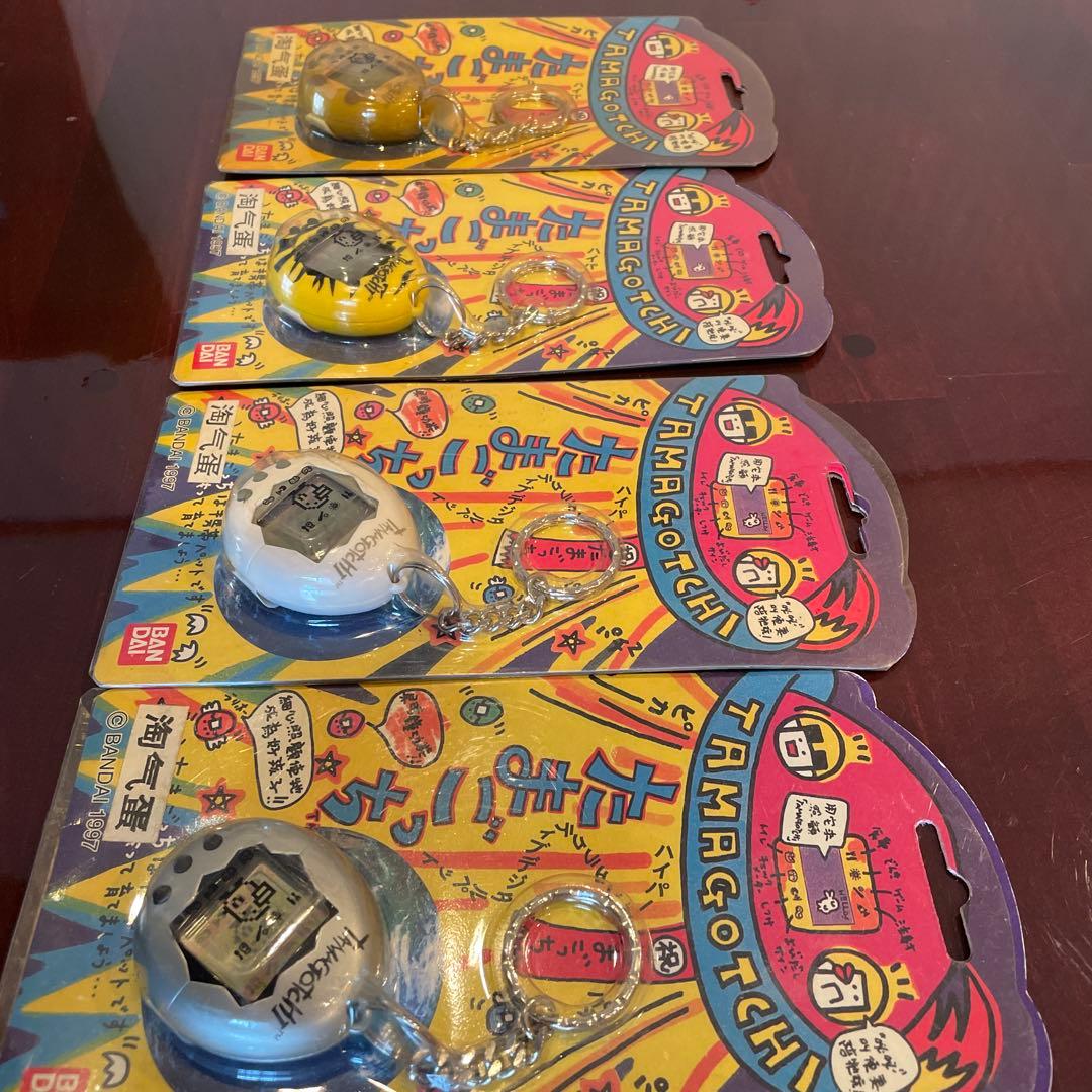 [レア] 初代たまごっち　4色　台湾版