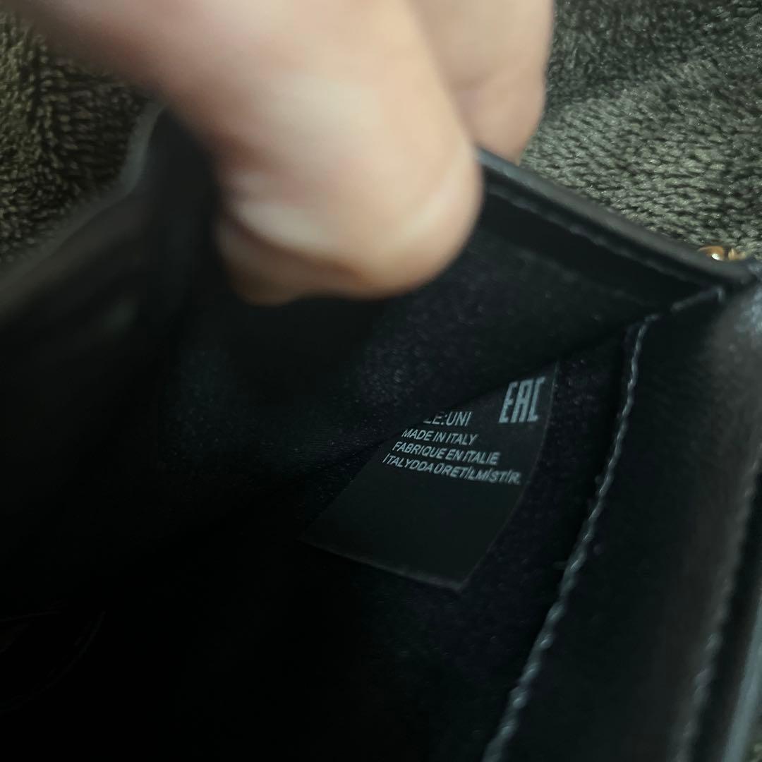 黒レザー三つ折り財布