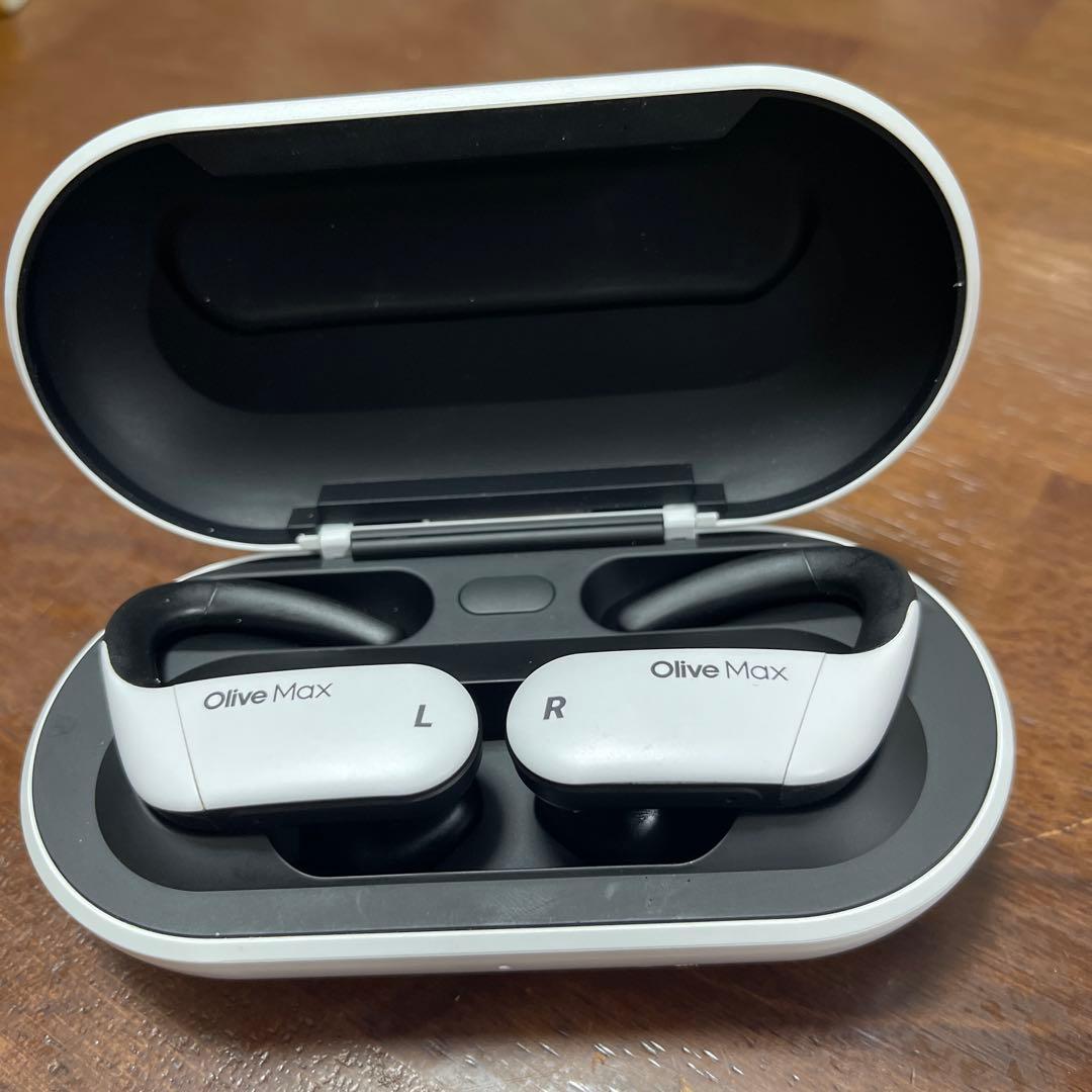 オ*ン様 Olive Max ワイヤレスイヤホン 充電ケース付き