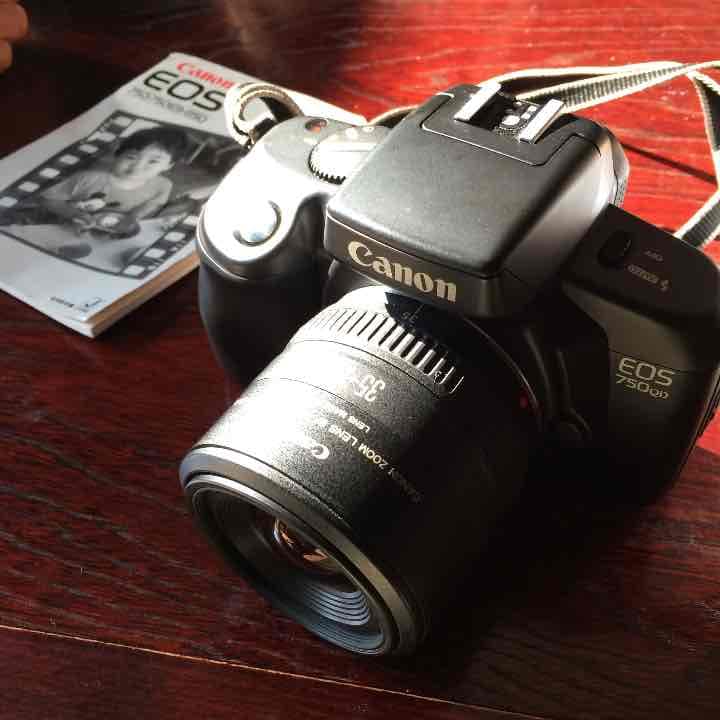 フィルムカメラ Canon 750QD