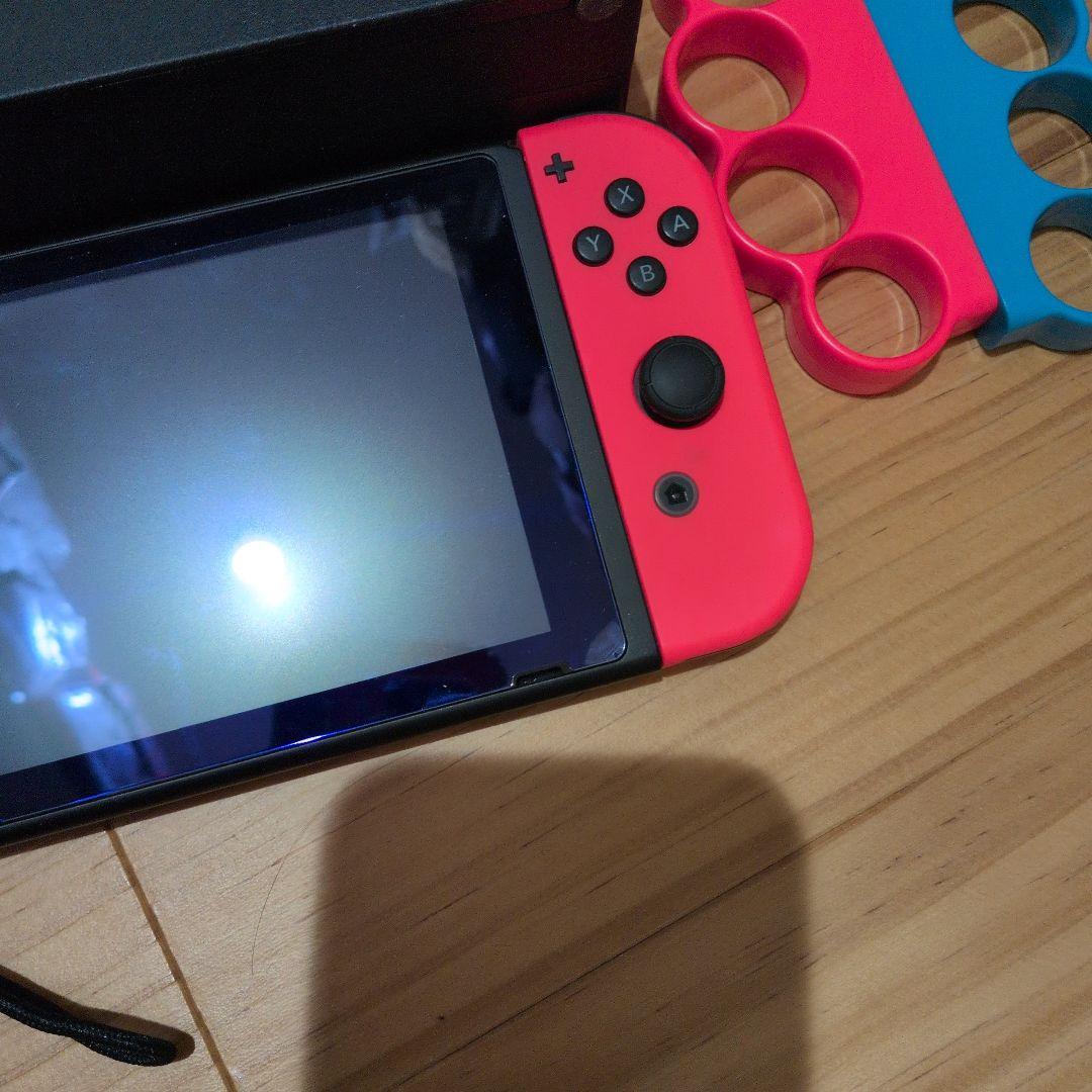 Nintendo Switch 本体および周辺機器ジョイコン付き