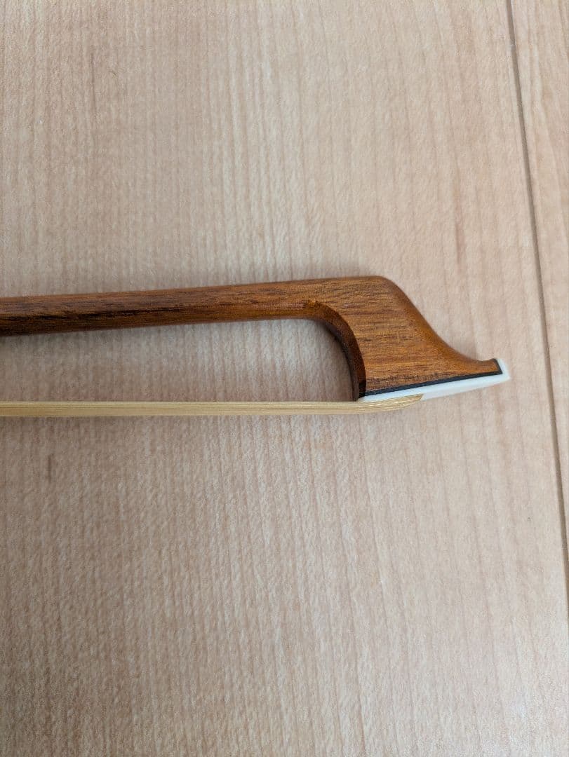 チェロ　弓