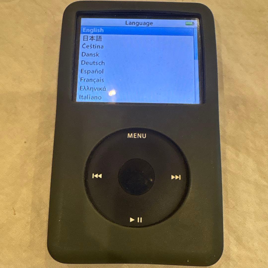 iPod classic 第5世代 30GB ケース、ケーブル付き
