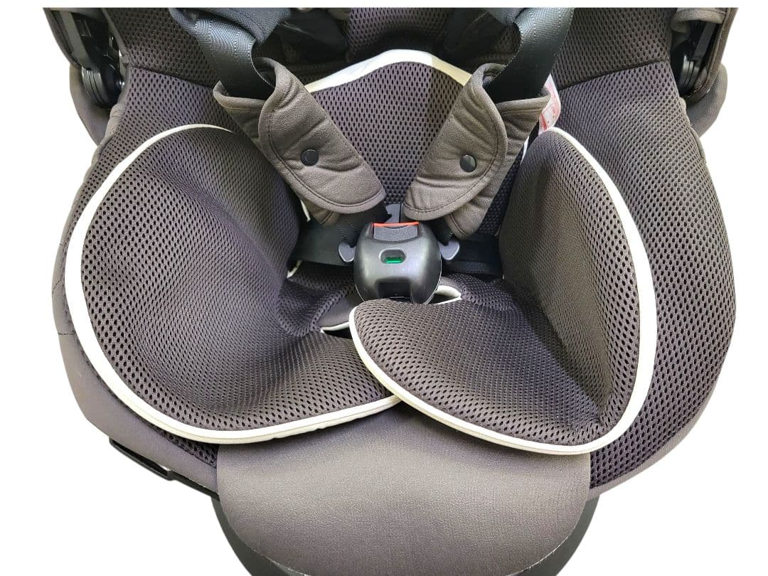 [極美品] エールベベ クルット6i グランス ISOFIX チャイルドシート