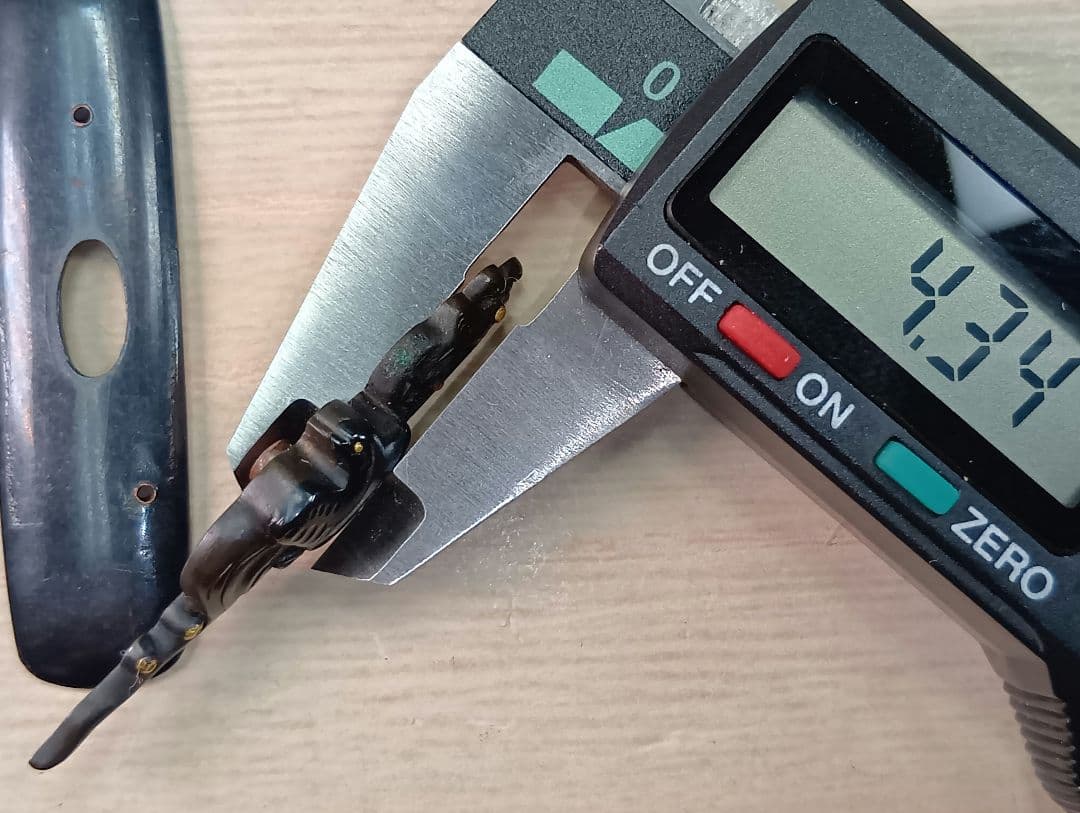 煙草入れ／波千鳥前金具