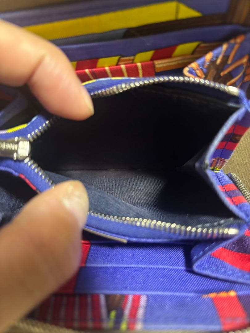 HERMES エルメス　シルクインコンパクト　エトゥープ