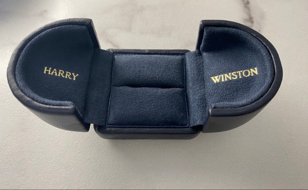 【HARRY WINSTON】ハリーウィンストン婚約指輪