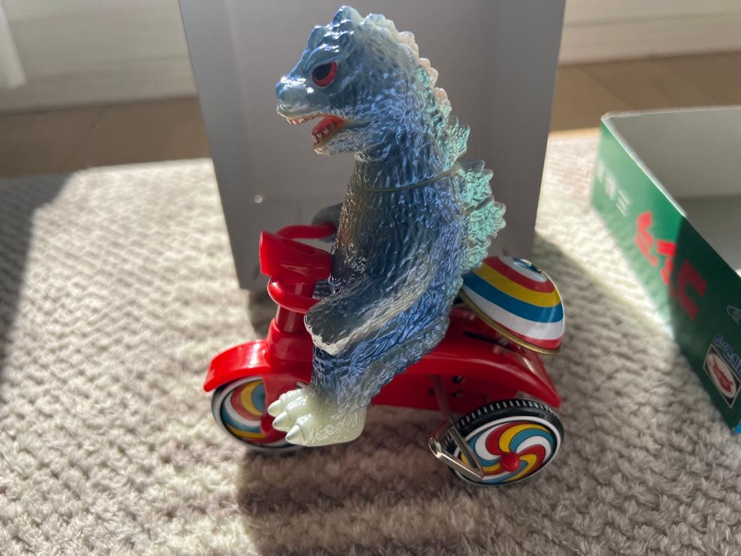 蓄光 ゴジラ三輪車 M1号 怪獣 ソフビ 新品未使用