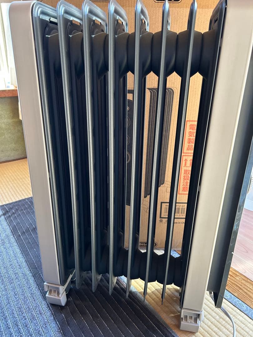 デロンギ　ヴェルティカルド　オイルヒーター