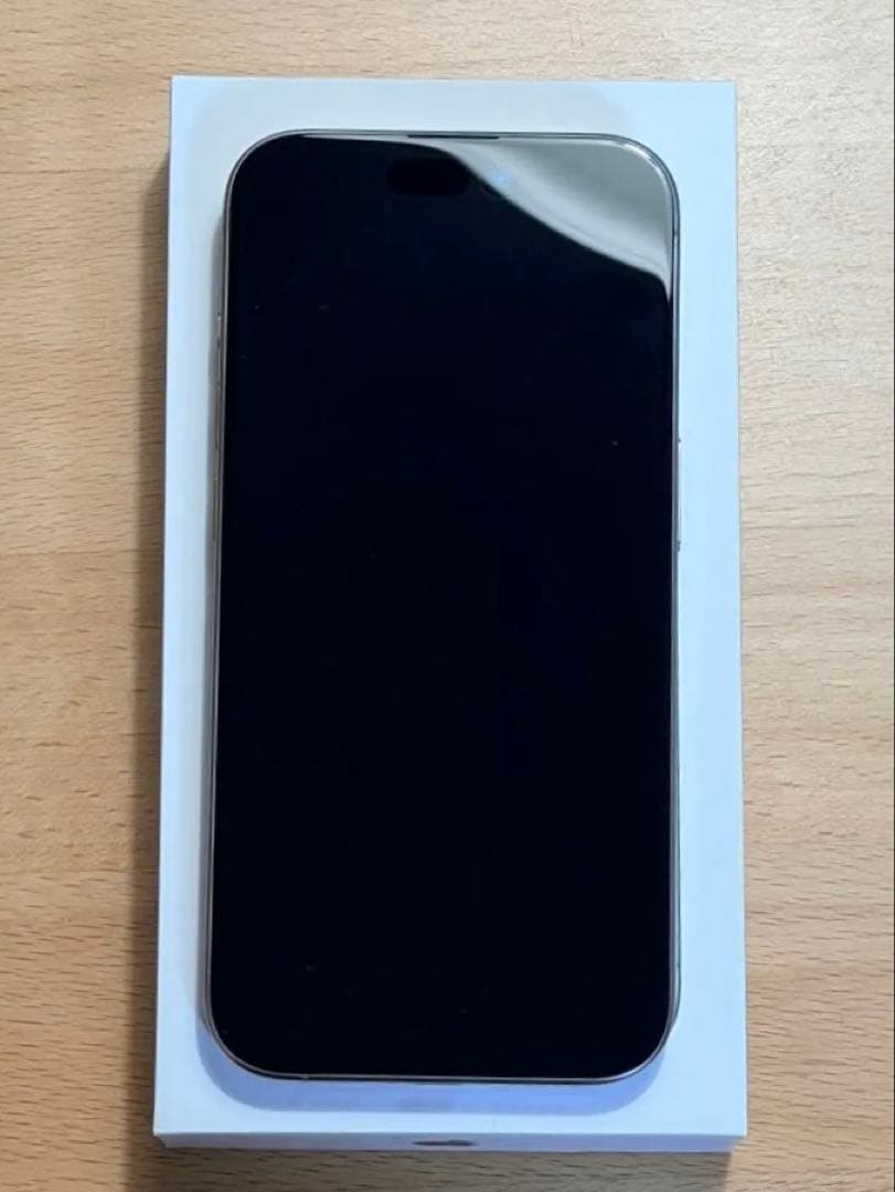 あかね　iPhone 15 pro 256GB SIMフリー