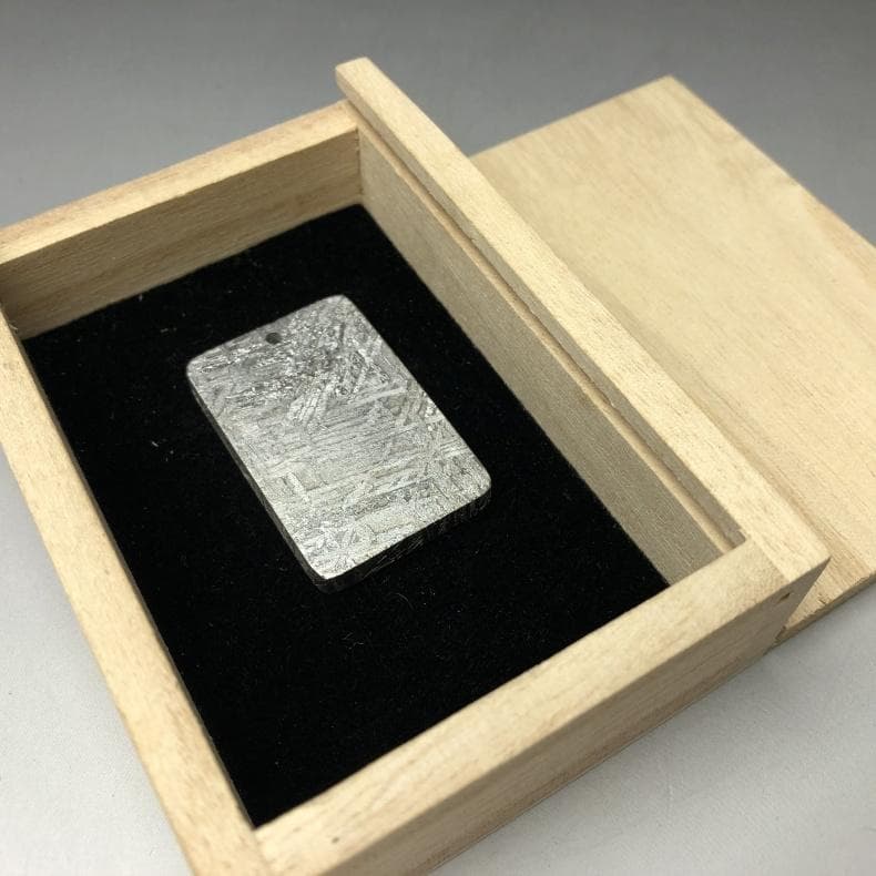 N*a様 隕石 鉄隕石　アルタイ隕石　ペンダントトップ　ナチュラル　原石　重さ約