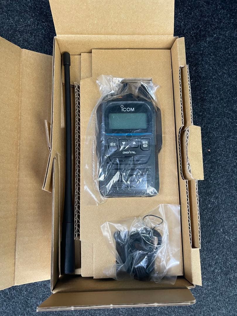 ICOM デジタル簡易無線　登録局　30ch IC-D70BT 業務用版　美品