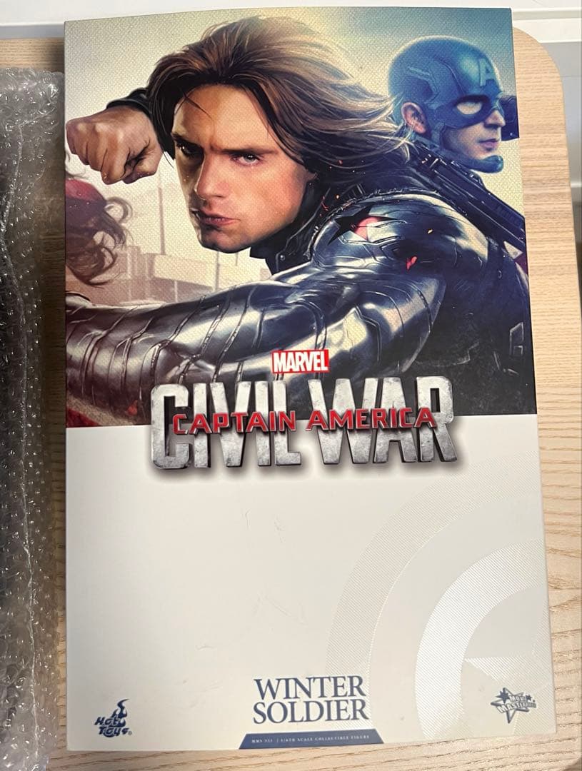 ウィンター・ソルジャー 「シビル・ウォー」 1/6 フィギュア