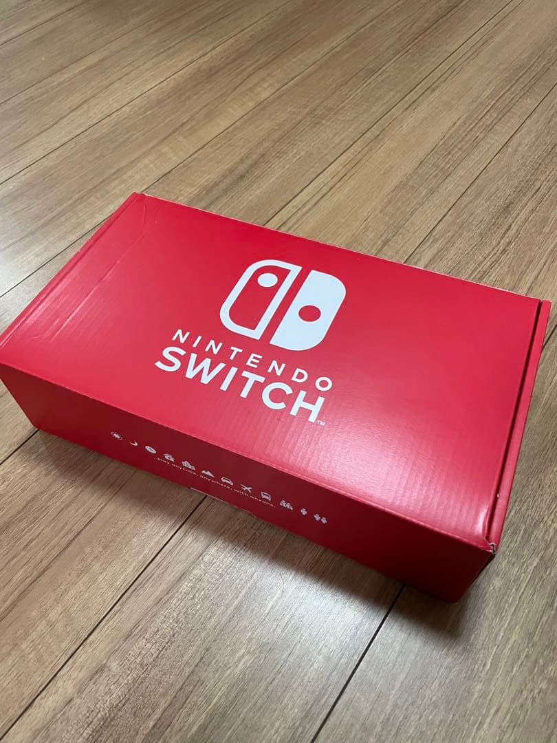 Nintendo Switch 本体　レッド　ネオンパープル