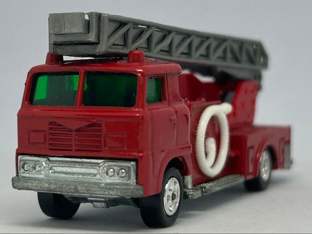 トミカ No.29 日野 消防自動車 日本製 黒箱 色指定箱 艶箱 当時物