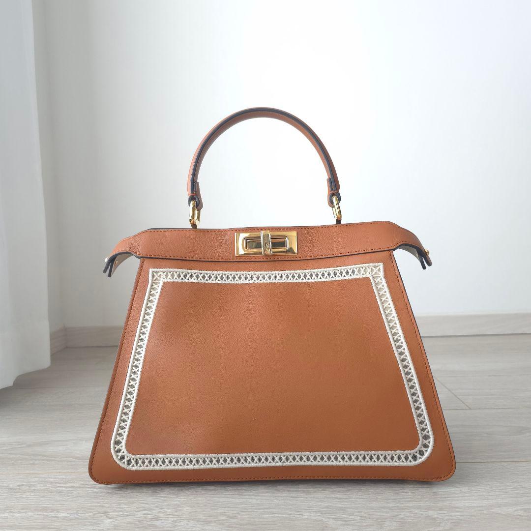 美品【フェンディ】ピーカブー　アイシーユー　ミディアム　刺繍　ハンドバッグ