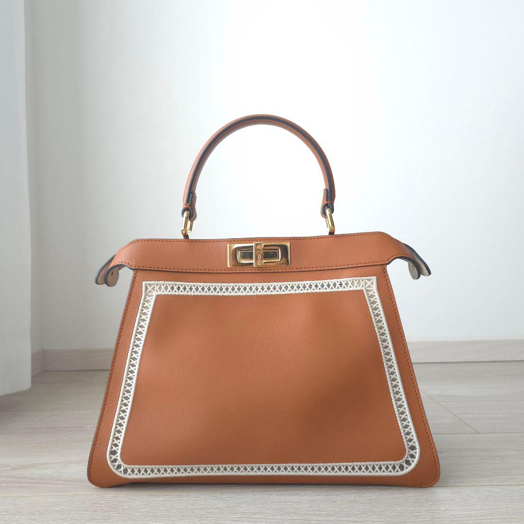 美品【フェンディ】ピーカブー　アイシーユー　ミディアム　刺繍　ハンドバッグ