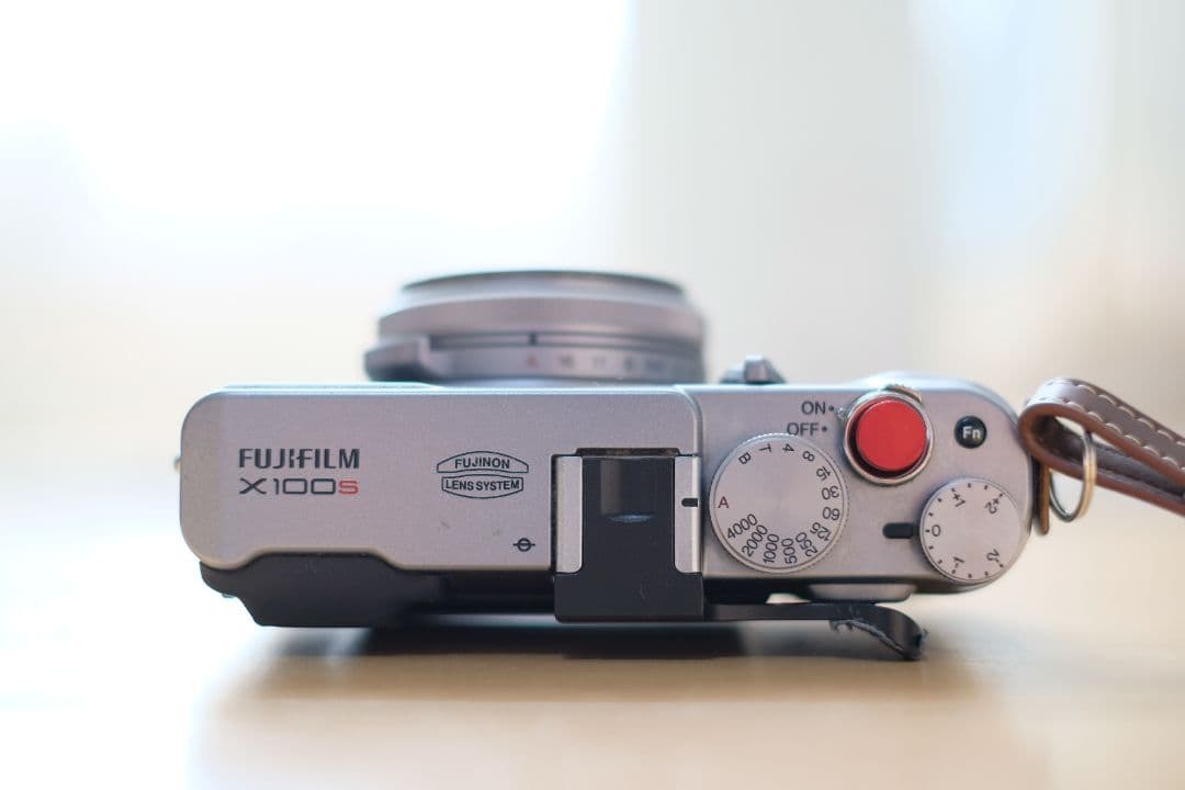 限界値下げ！動作品！FUJIFILM　デジタルカメラ　x100s オマケ付き！