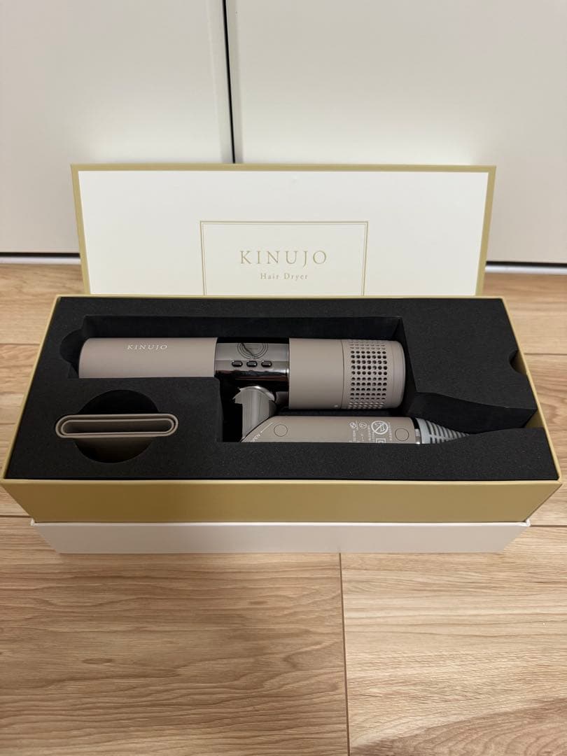 新品未開封！KINUJO KH302 絹女 ヘアドライヤー