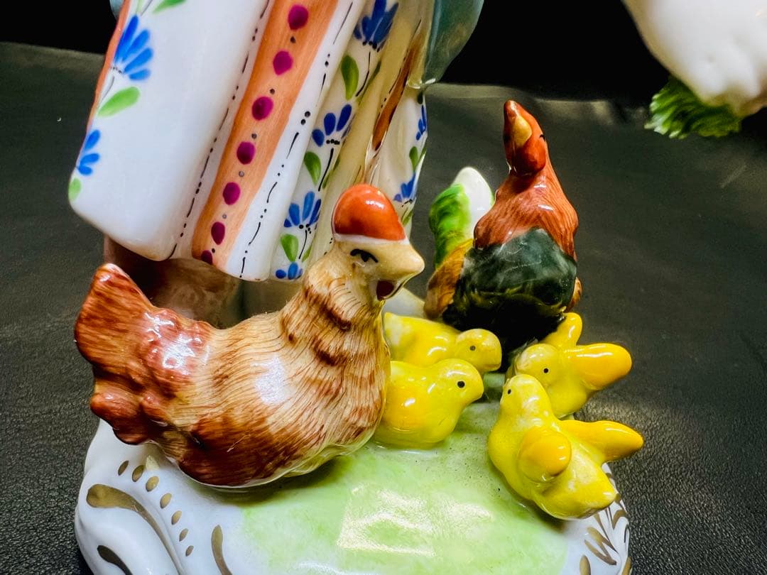 農婦 鶏 陶器 フィギュリン