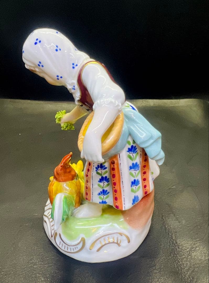 農婦 鶏 陶器 フィギュリン