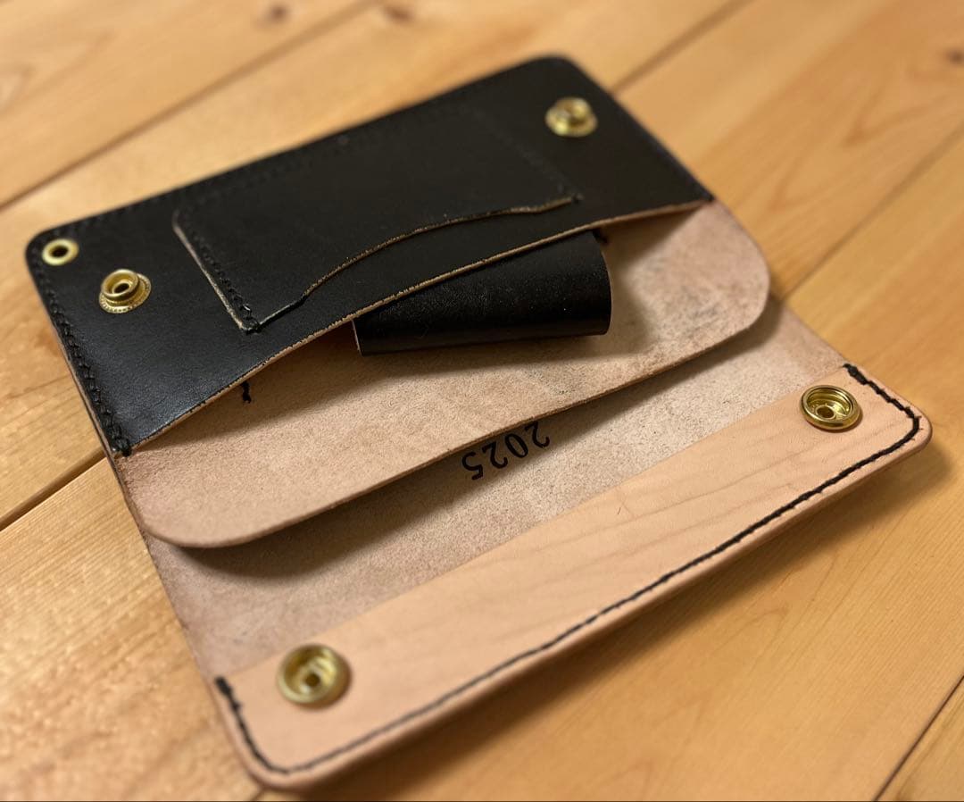 トラッカーウォレット 姫路レザー 茶芯 染料染め スタッズ
